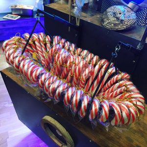 Caja de 60 unidades de bastones de navidad