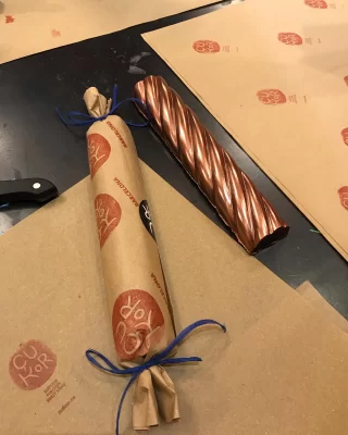 ¿Te imaginas hacer un regalo así de espectacular para navidad? 🤩 

Regala un taller de bombonería profesional y lleva tu creación a casa 🎁!

LINK EN BIO