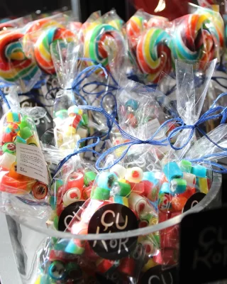 🍭🍬 Caramelos figuras y sabores variados. ¡Ya en tiendas! 
Fresa 
Naranja 
Limón 
Sandia 
Maracuyá … y más

#caramelos #dulces #caramelopersonalizado
#barcelona #dulcesbarcelona #reelbarcelona
