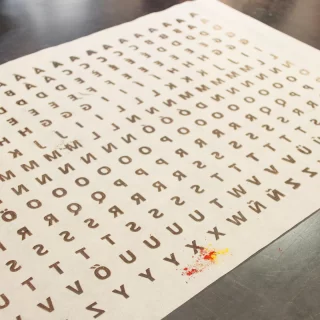 ¿Qué puedes esperar en nuestros talleres de chocolatería para niños y familia? 

Serigrafía con chocolate 🍫
¡Hacemos planas de letras y diferentes figuras! 
Aprende a imprimir con chocolate. 
Y muchas actividades más… 

(Sujeto a disponibilidad dependiendo el taller) 

#chocolate #chocolovers #chocolatesbarcelona #dulces #dulcería #hechoamanoconamor #tallerchocolateria #xocolata #experience #barcelonatravel #tallerparaniños #tallerparaniñosyniñas #tallerfamiliar #barriogótico